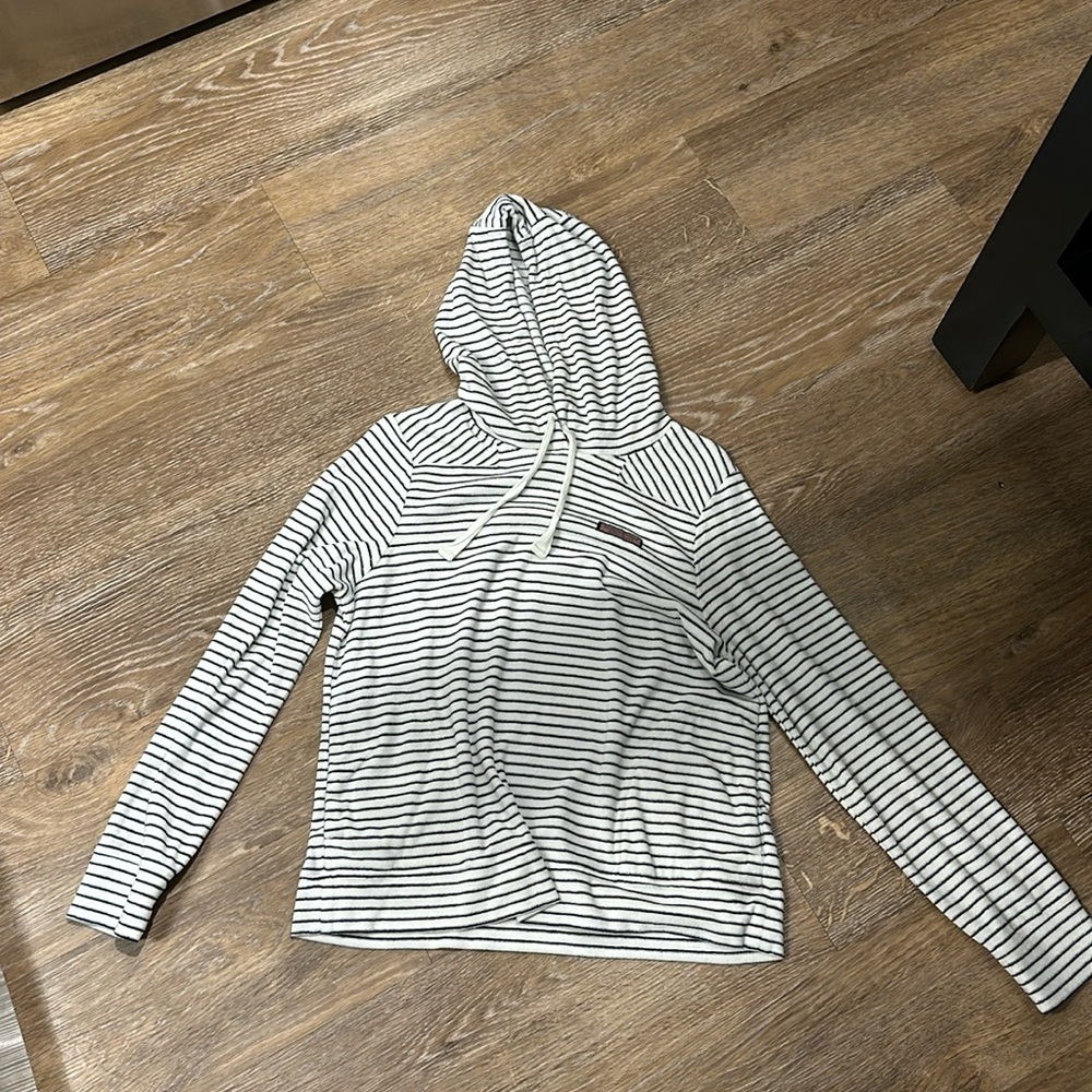 Vineyard vines hoodie size small